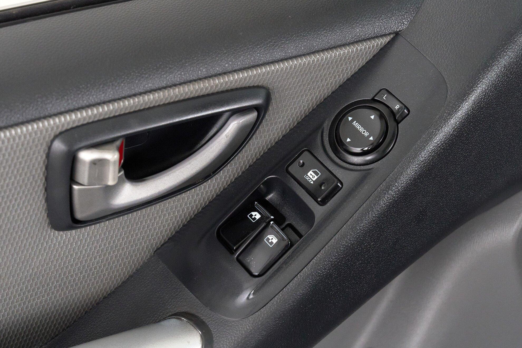 Hyundai Grand Starex 2012, серый