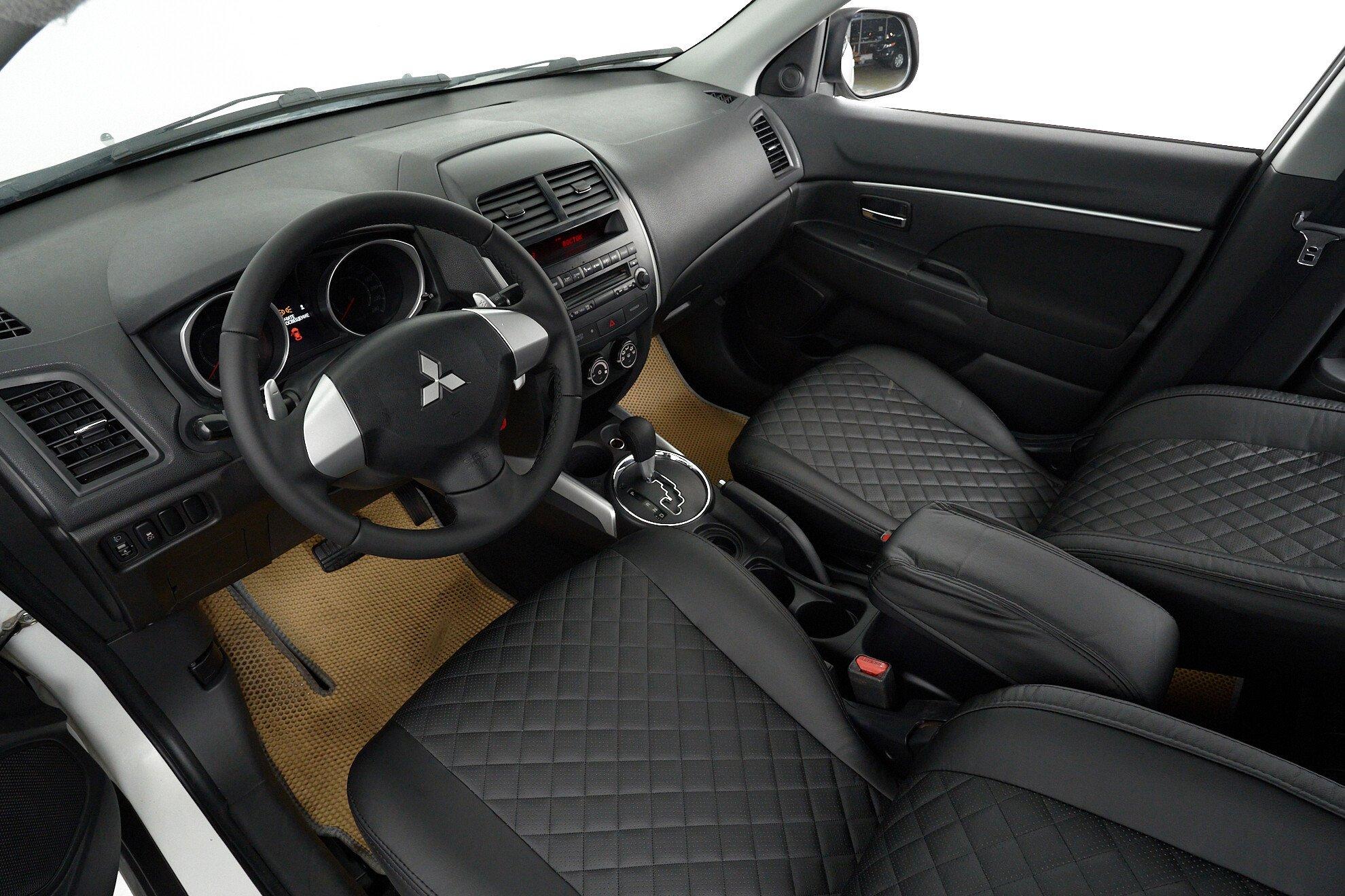 Mitsubishi ASX 2012, белый