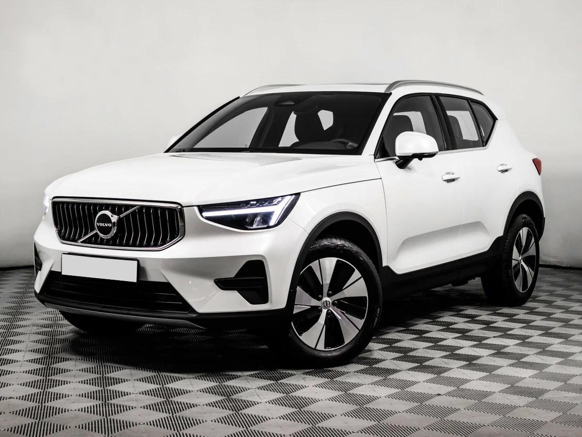 Volvo XC40 2024, белый