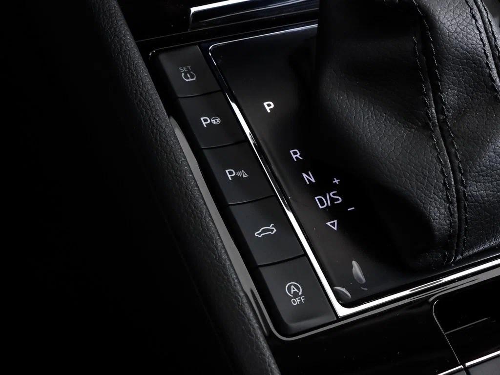 Skoda Superb 2023, серый
