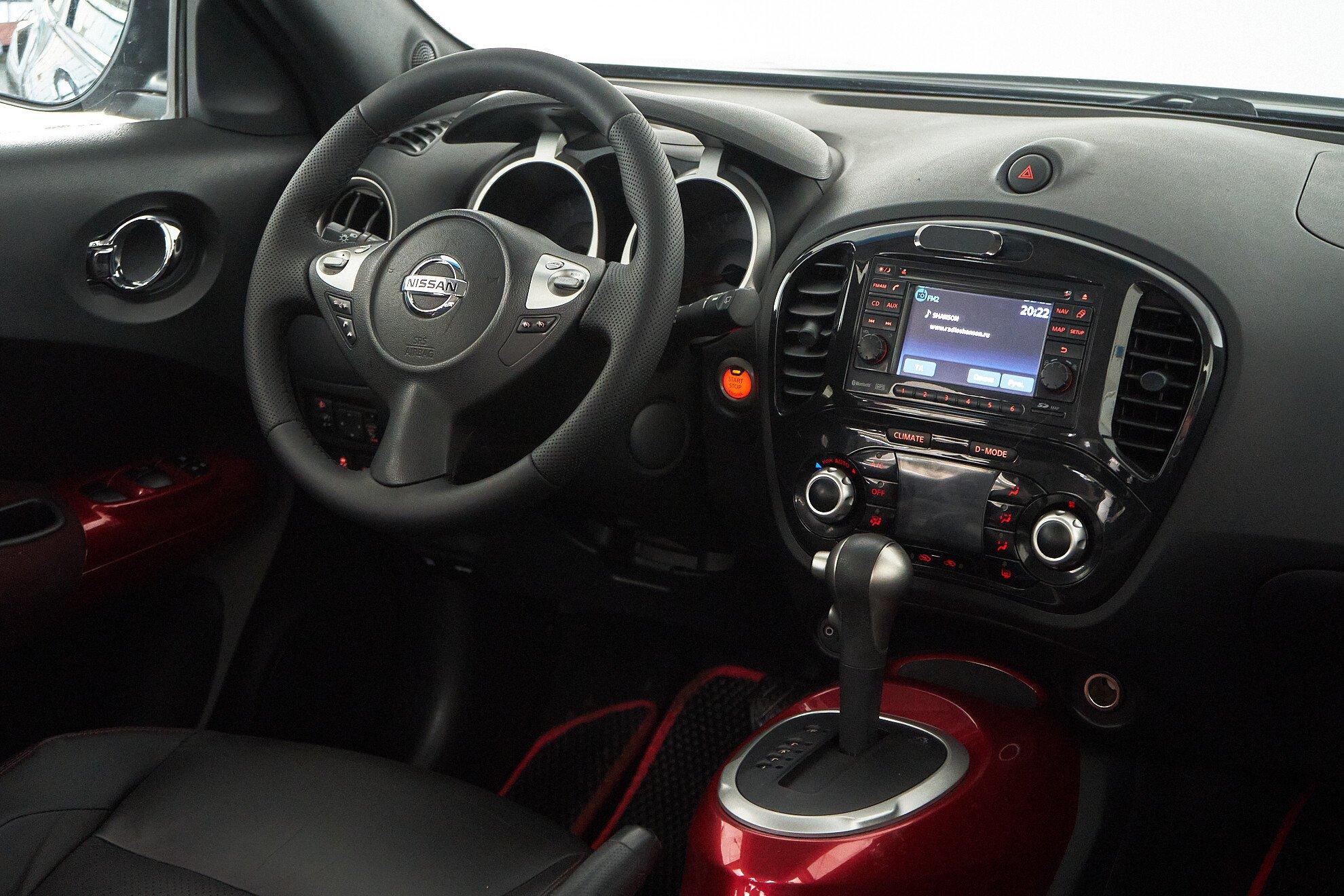 Nissan Juke 2011, черный