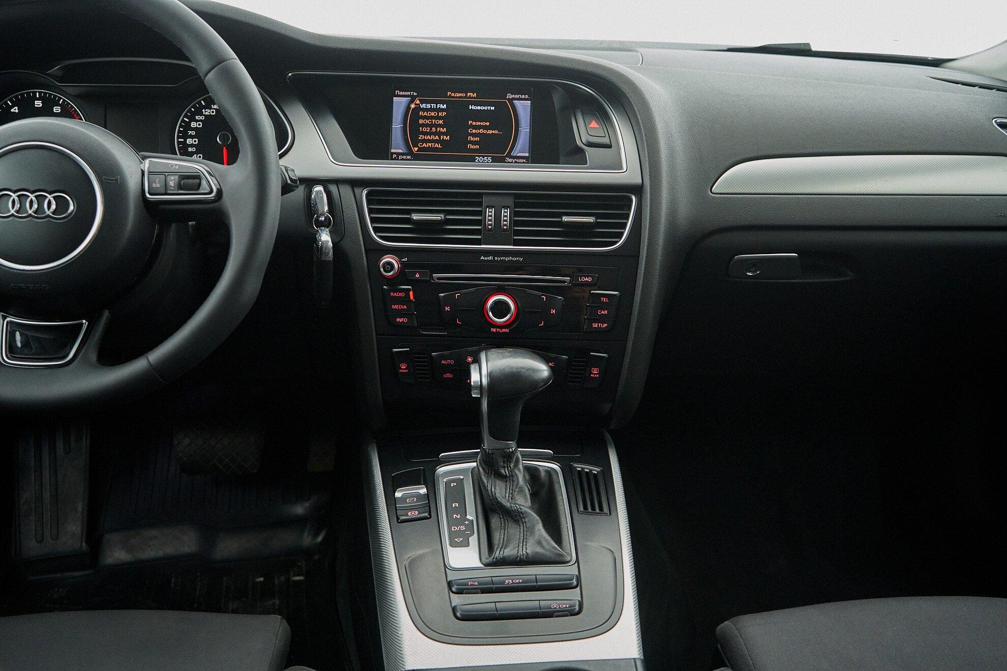 Audi A4 2014, черный