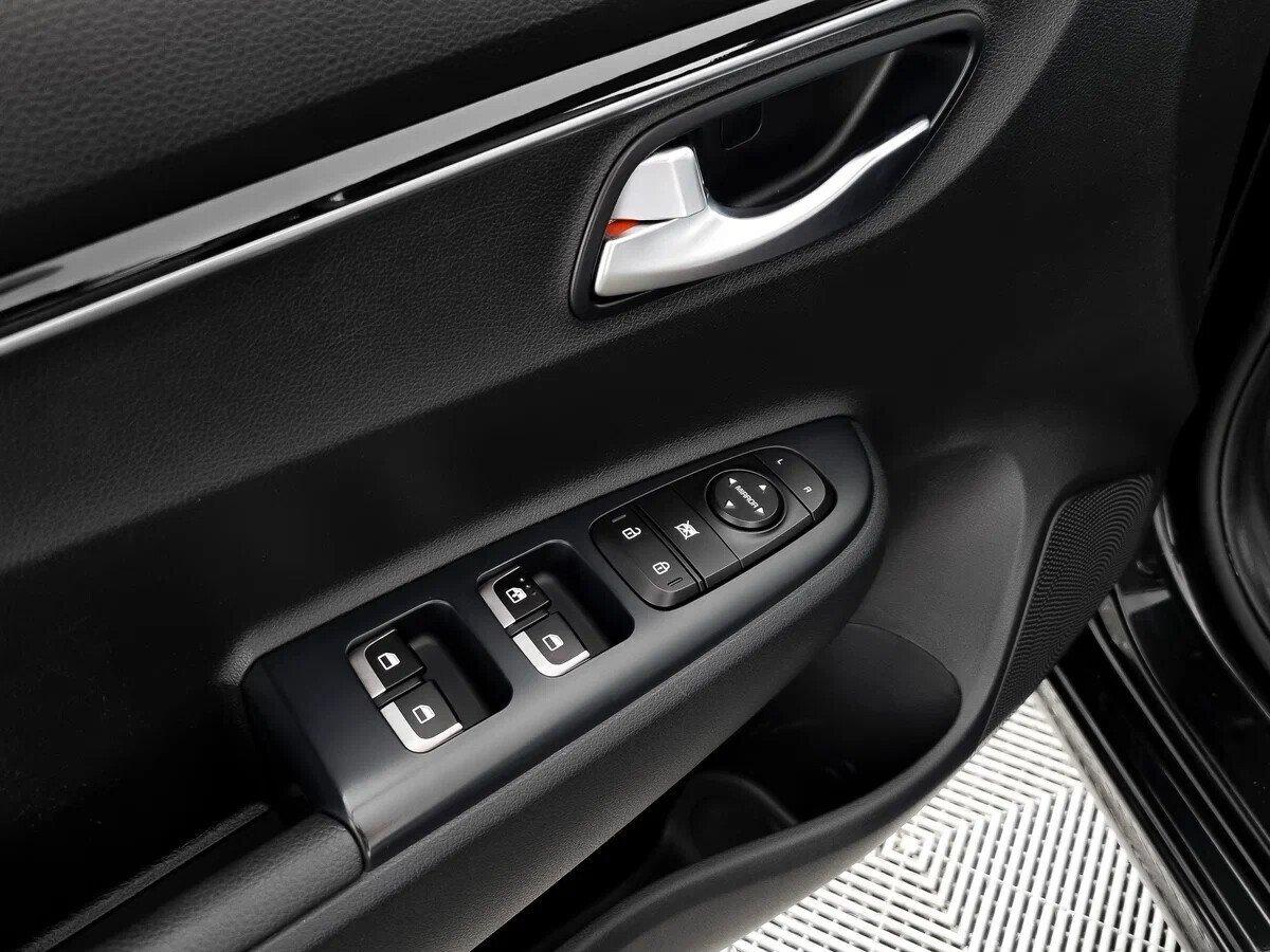 Kia Rio 2019, черный