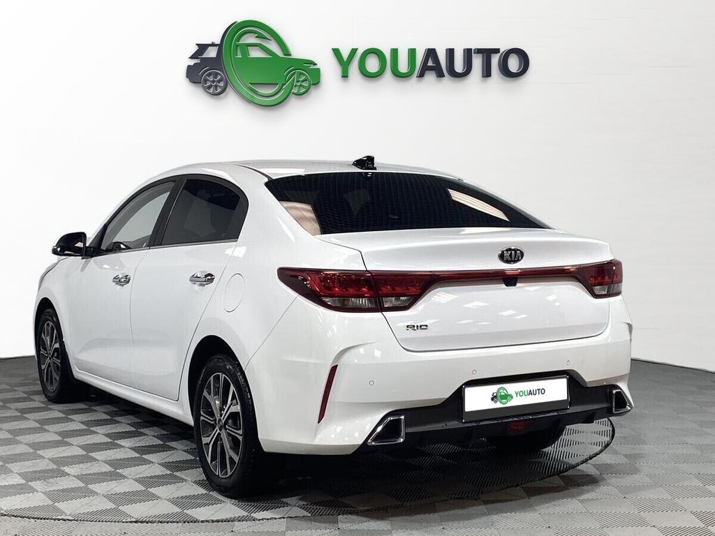 Kia Rio 2021, белый