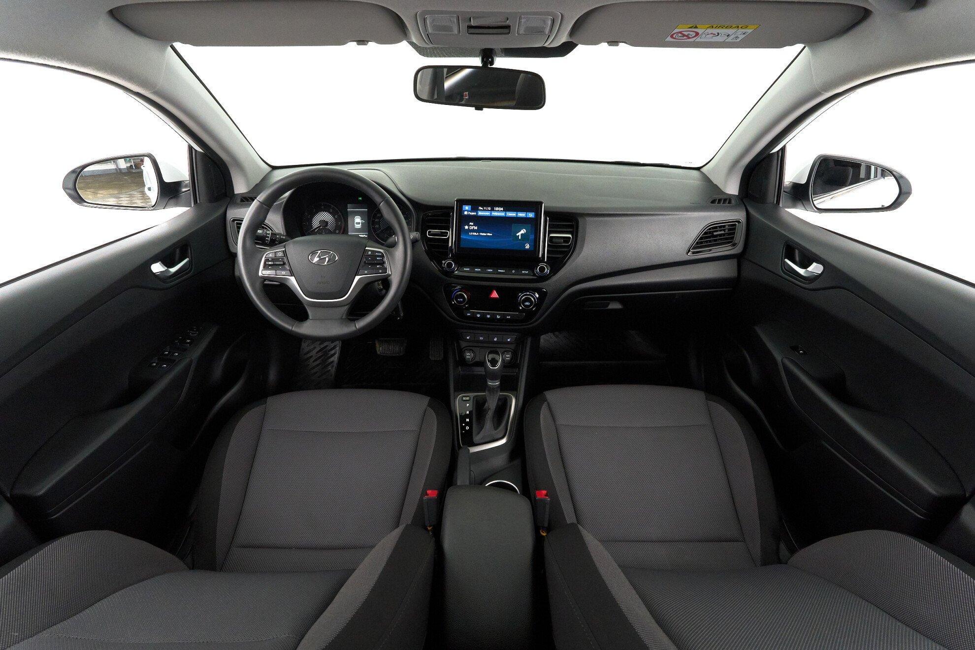 Hyundai Solaris 2020, белый