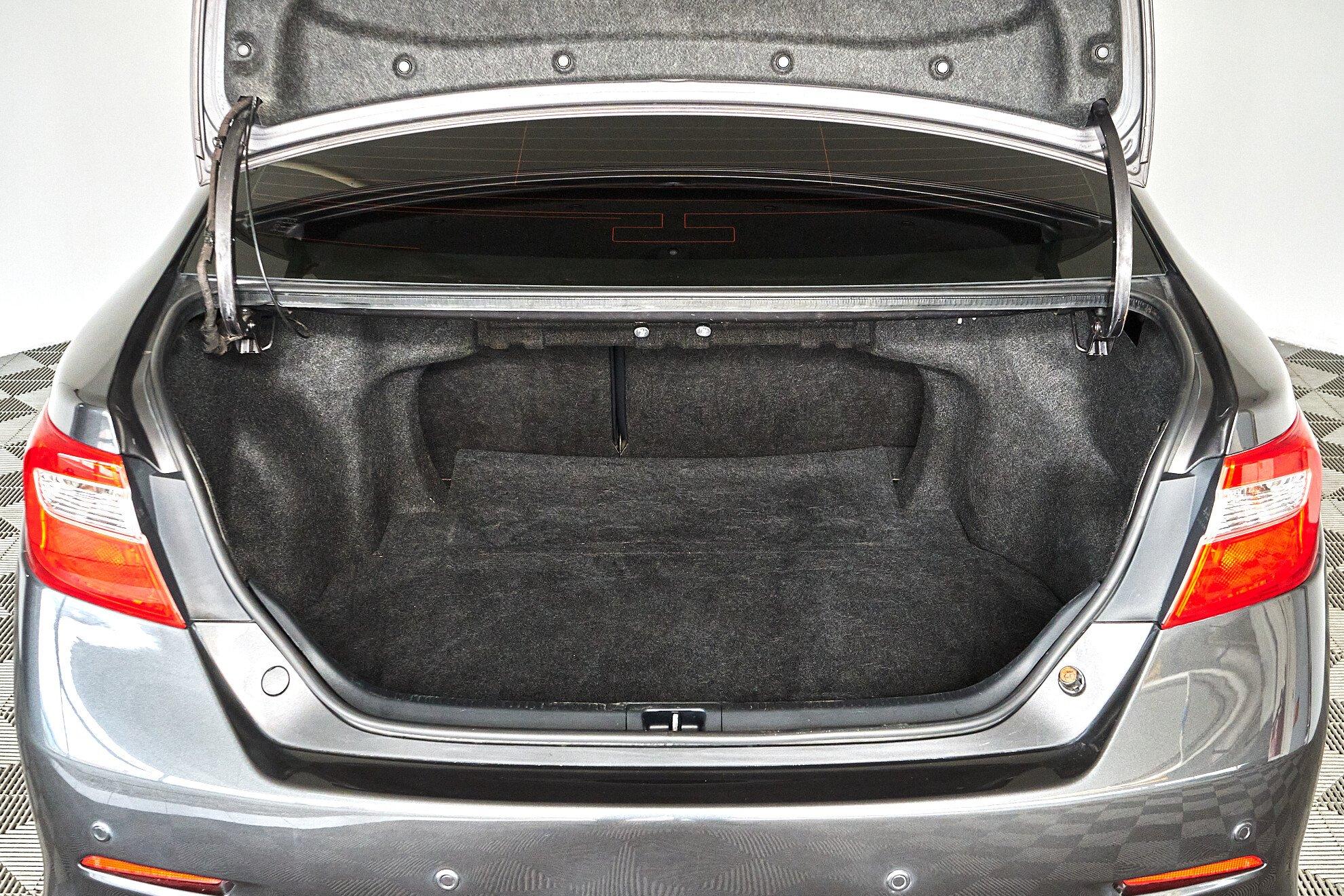 Toyota Camry 2013, серый