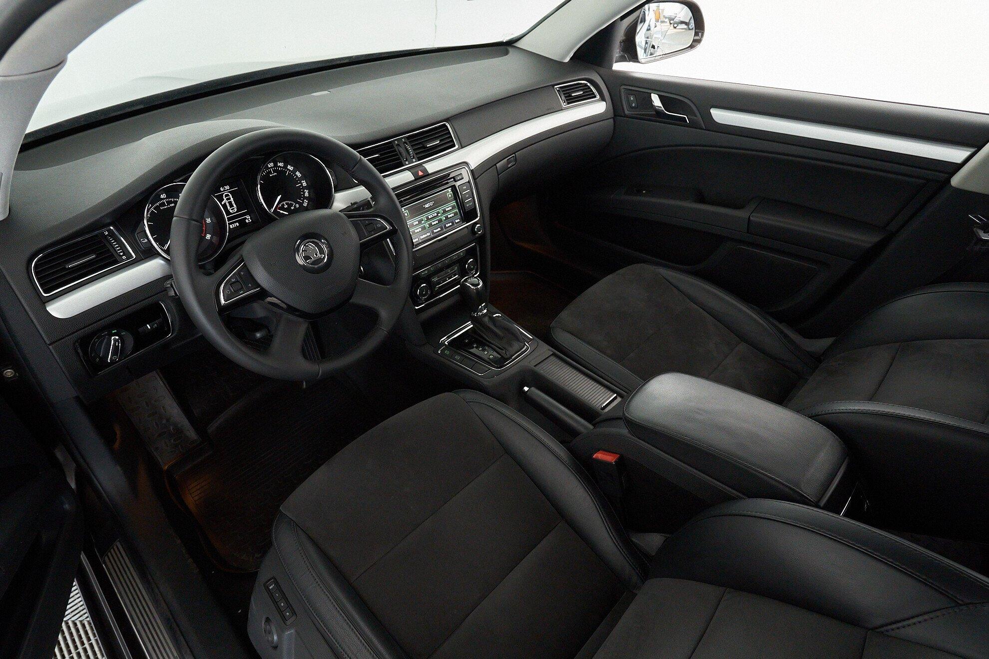 Skoda Superb 2014, коричневый