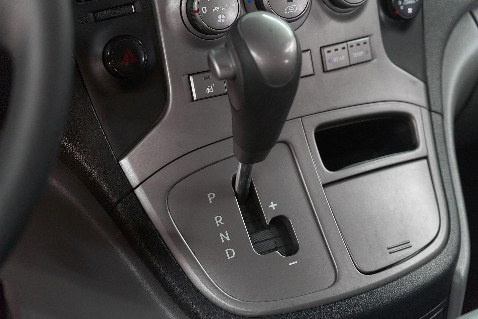 Hyundai Grand Starex 2011, серебряный