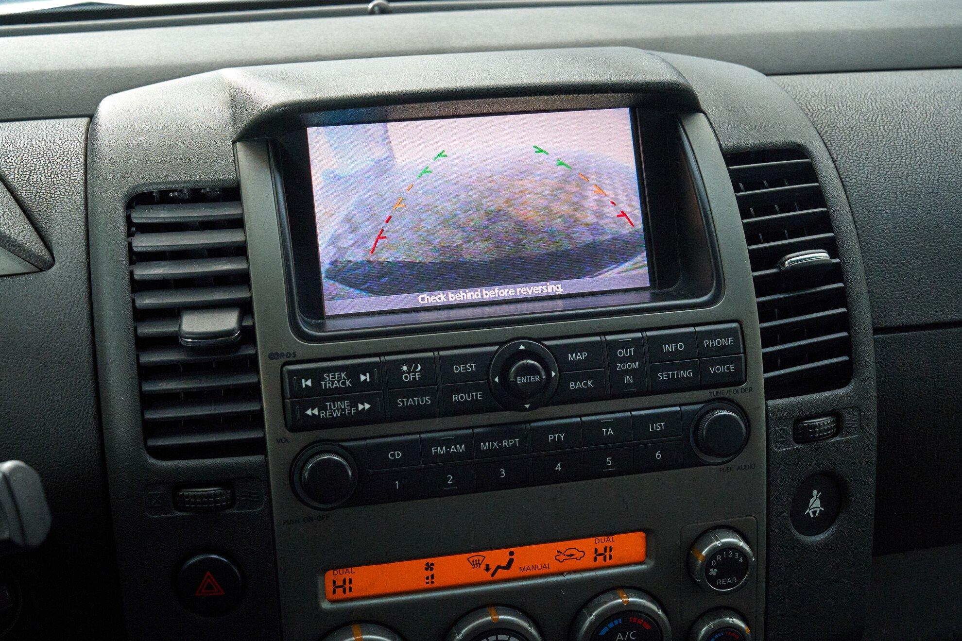 Nissan Pathfinder 2009, серебряный
