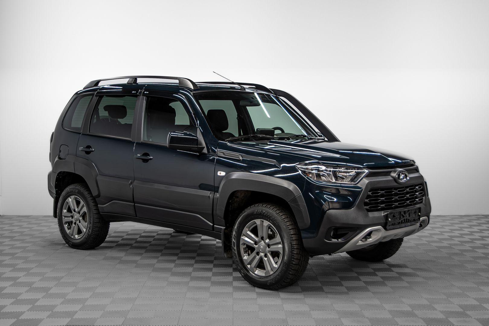 LADA (ВАЗ) Niva 2024, зеленый