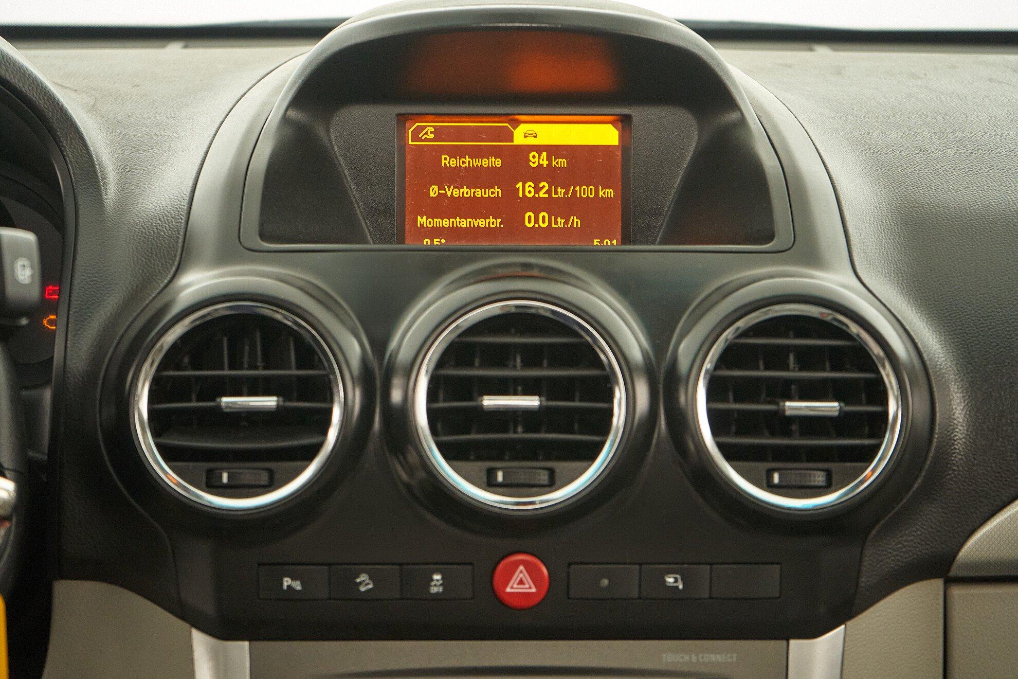 Opel Antara 2013, черный