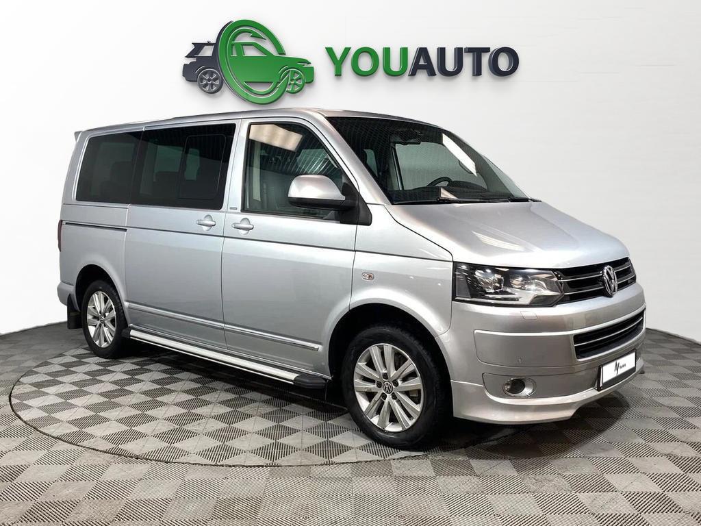 Volkswagen Multivan 2013, серый