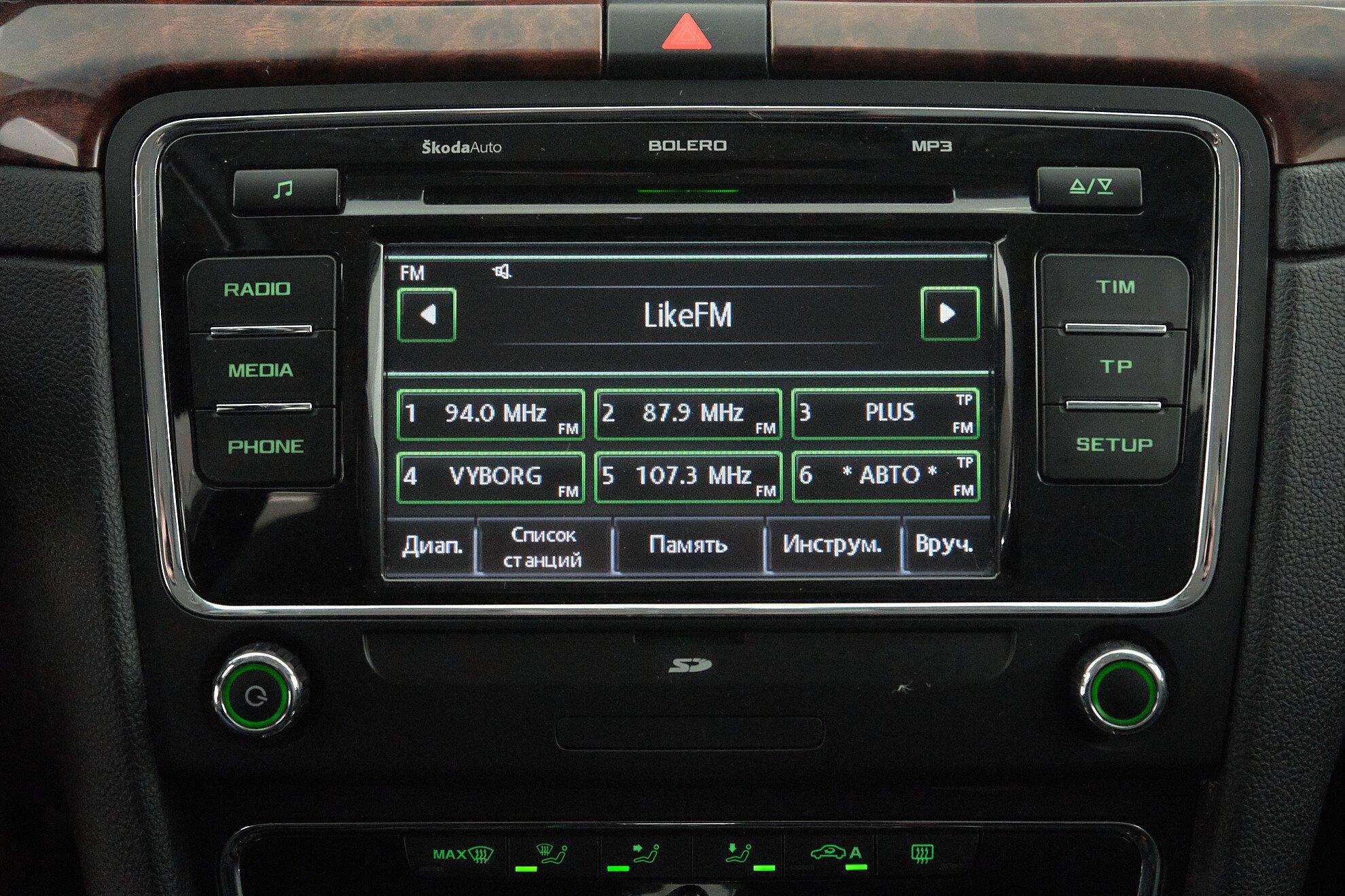 Skoda Superb 2009, черный
