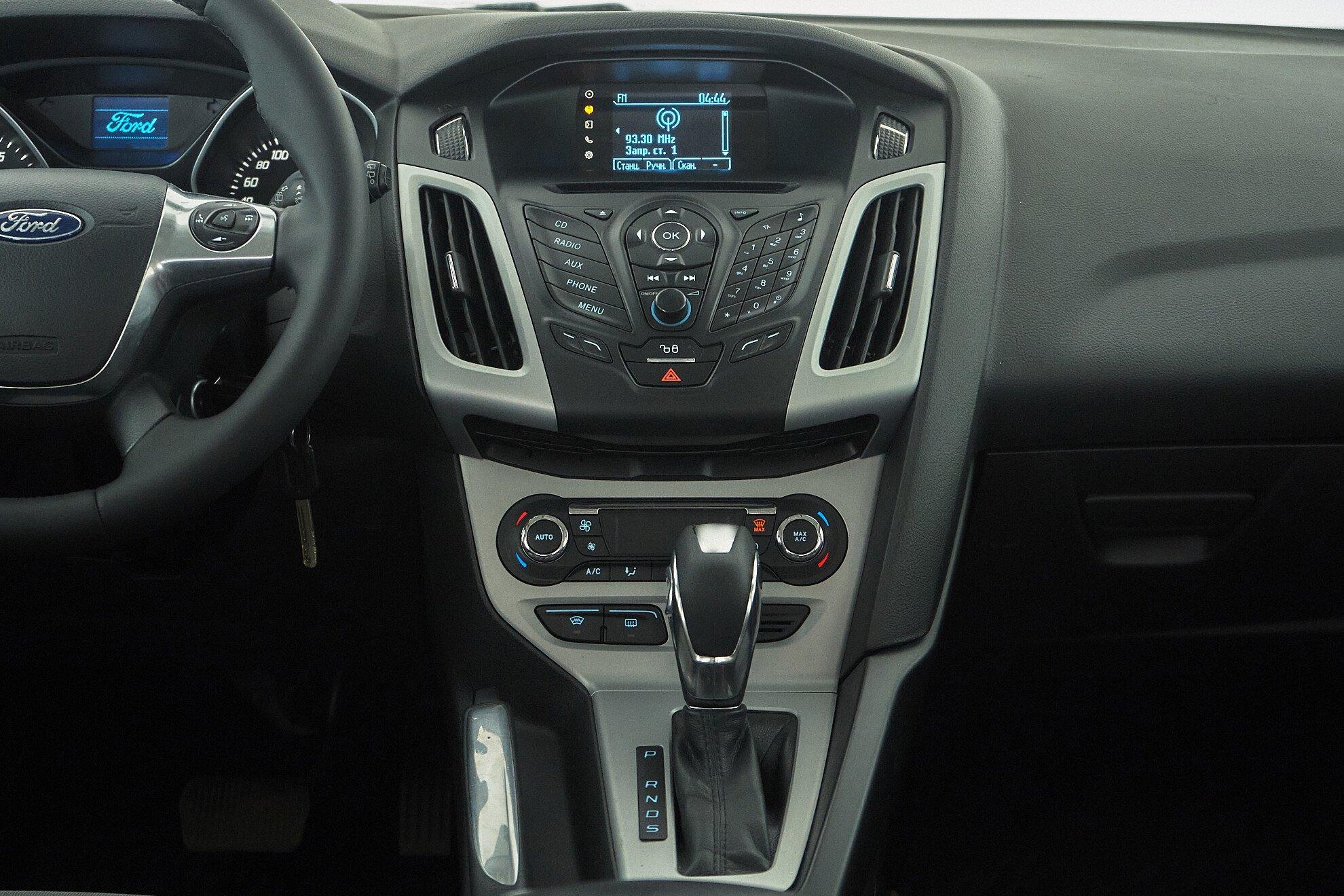 Ford Focus 2015, коричневый