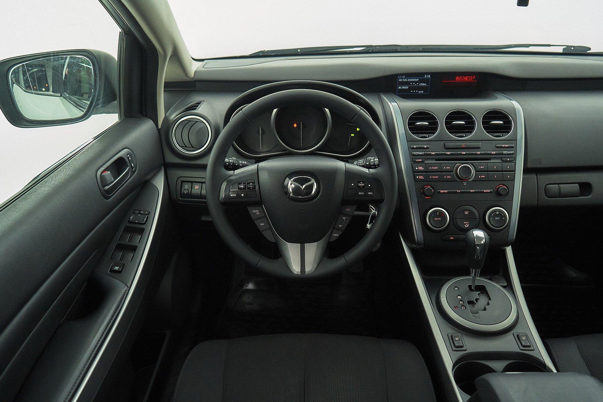 Mazda CX-7 2011, белый