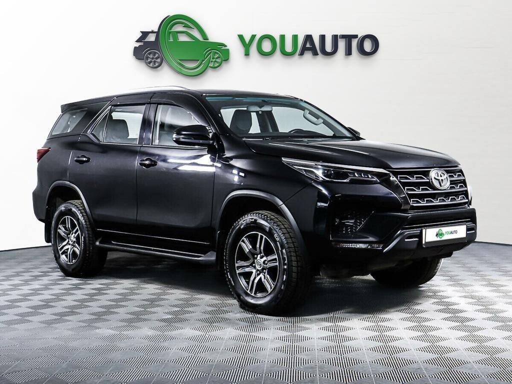Toyota Fortuner 2020, черный