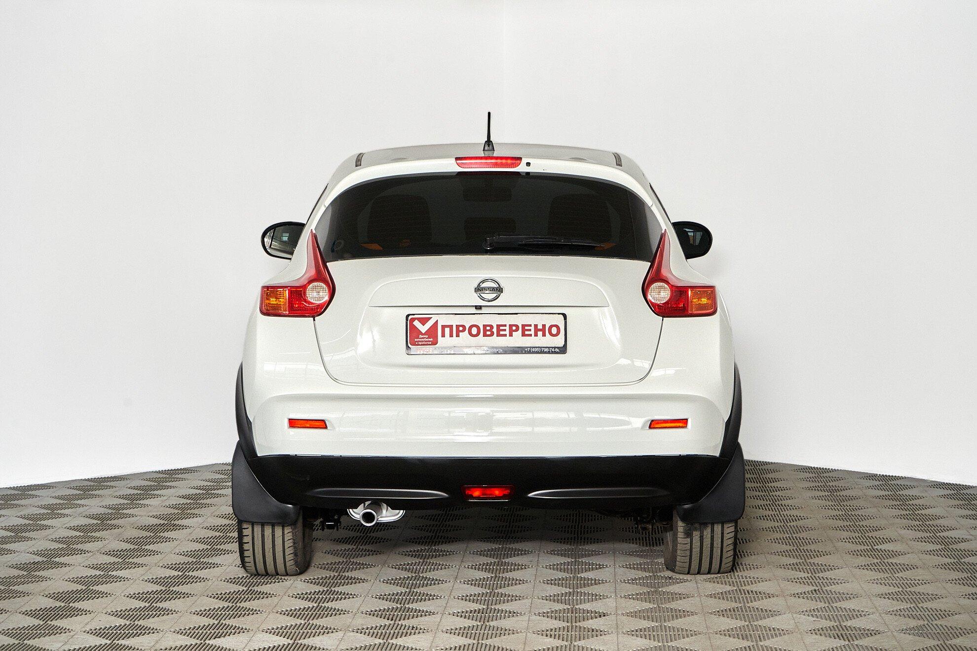 Nissan Juke 2012, белый