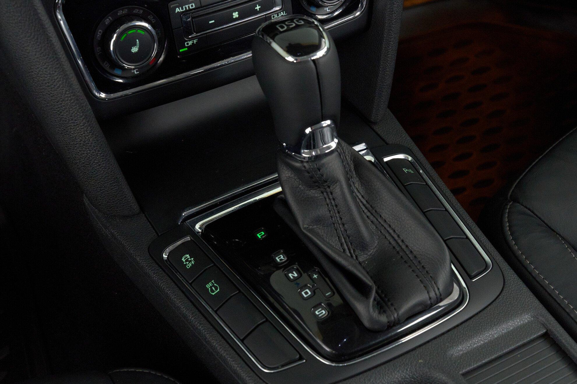 Skoda Superb 2014, черный
