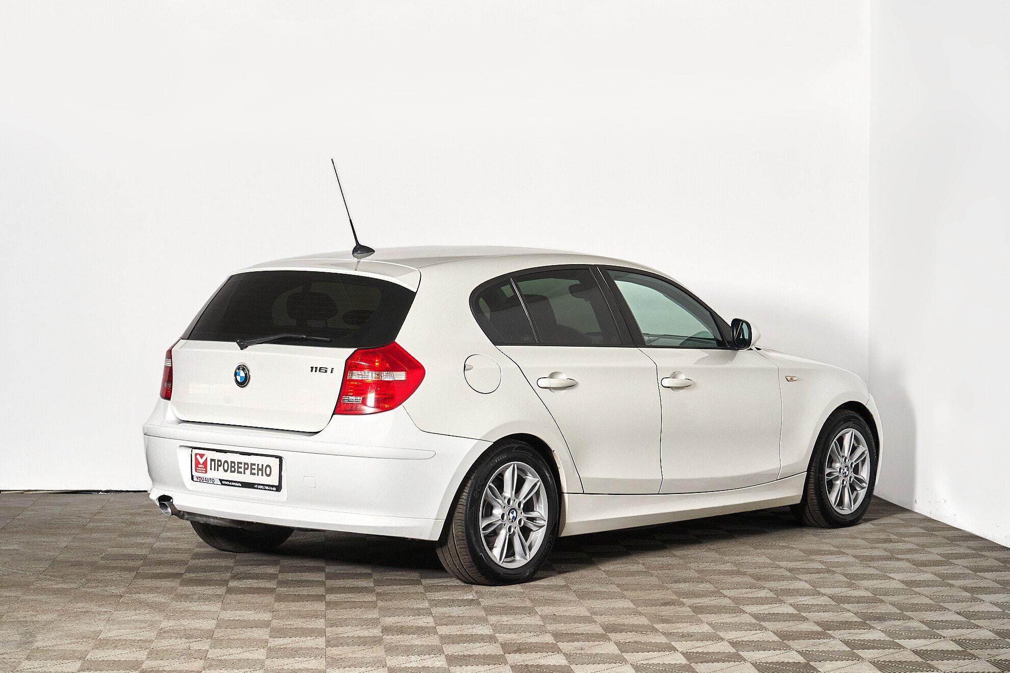 BMW 1 серии 2011, белый