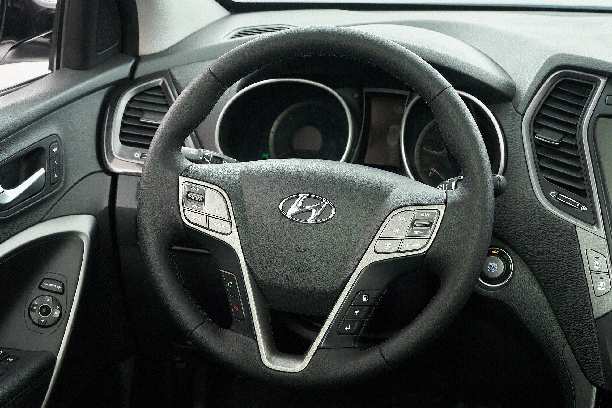 Hyundai Santa Fe 2014, серебряный