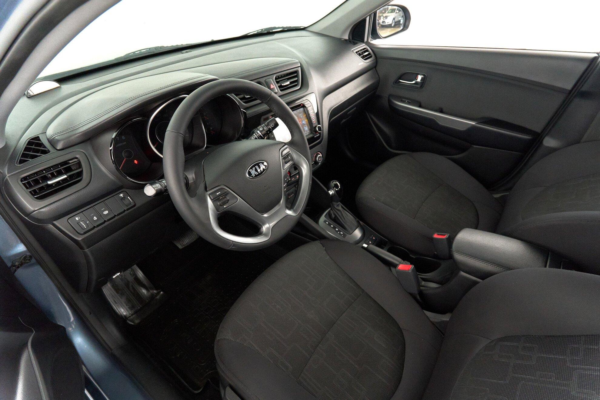 Kia Rio 2015, голубой