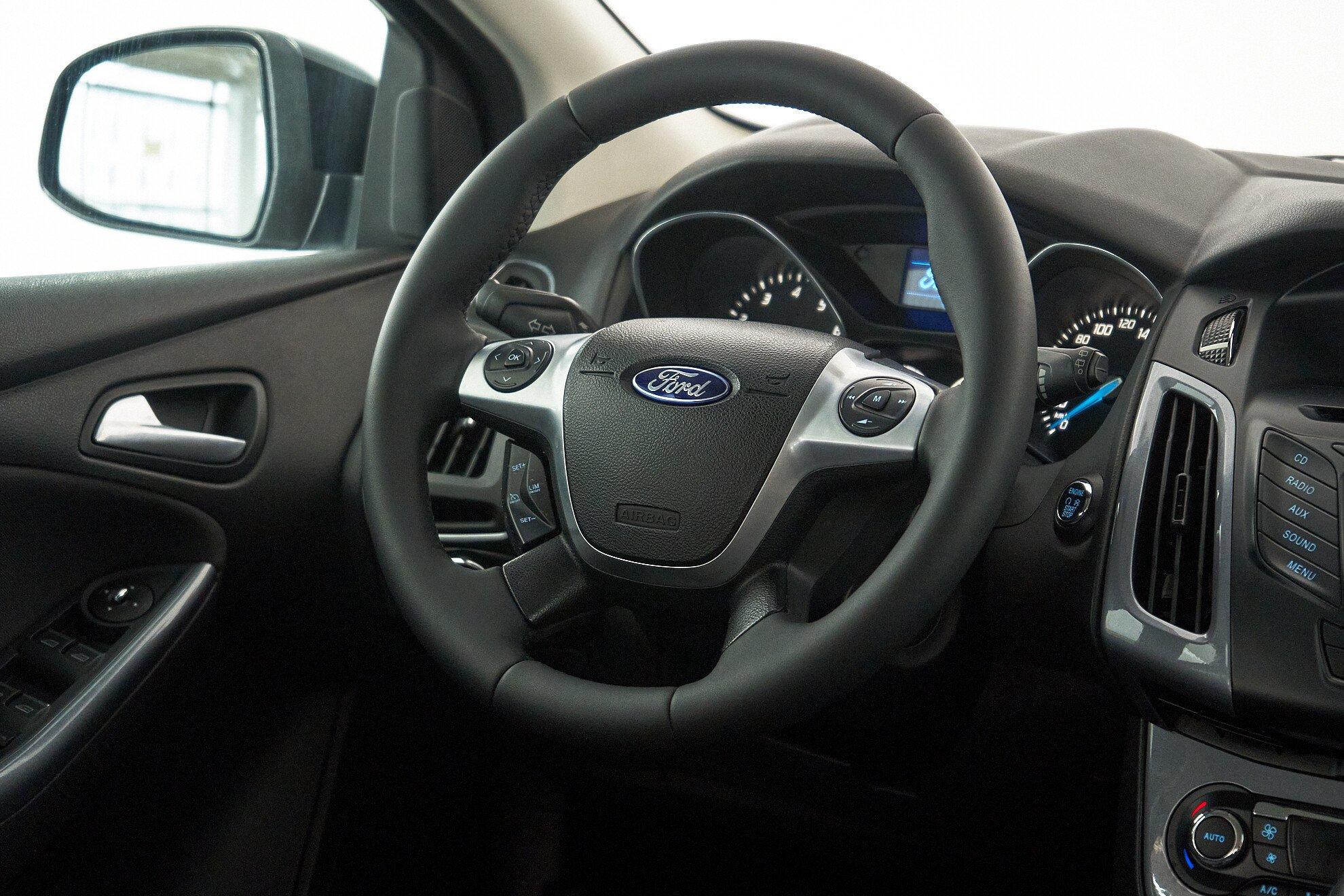 Ford Focus 2014, черный