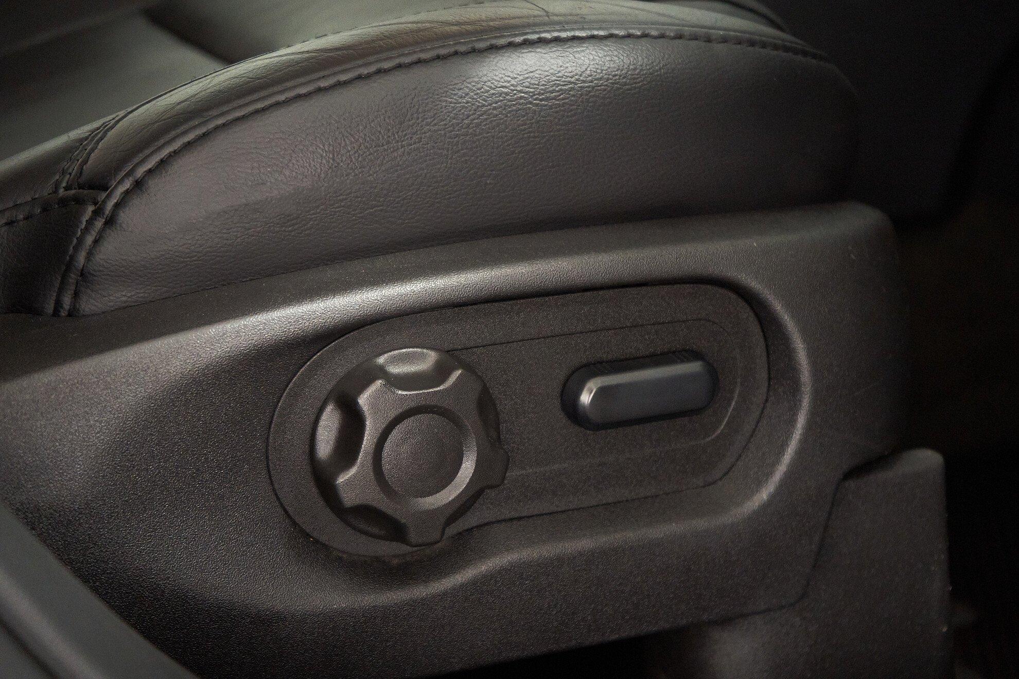 Ford Explorer 2013, черный