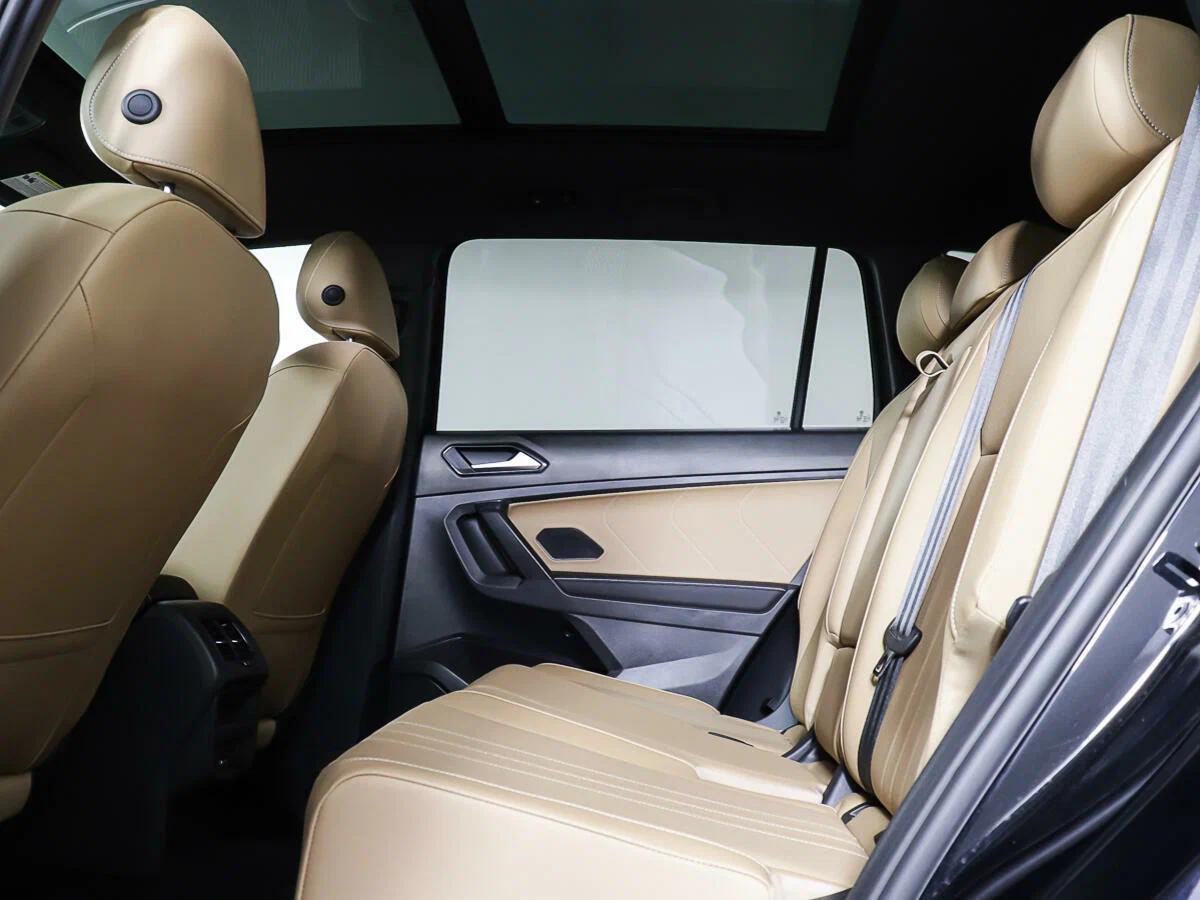 Volkswagen Tiguan 2022, черный