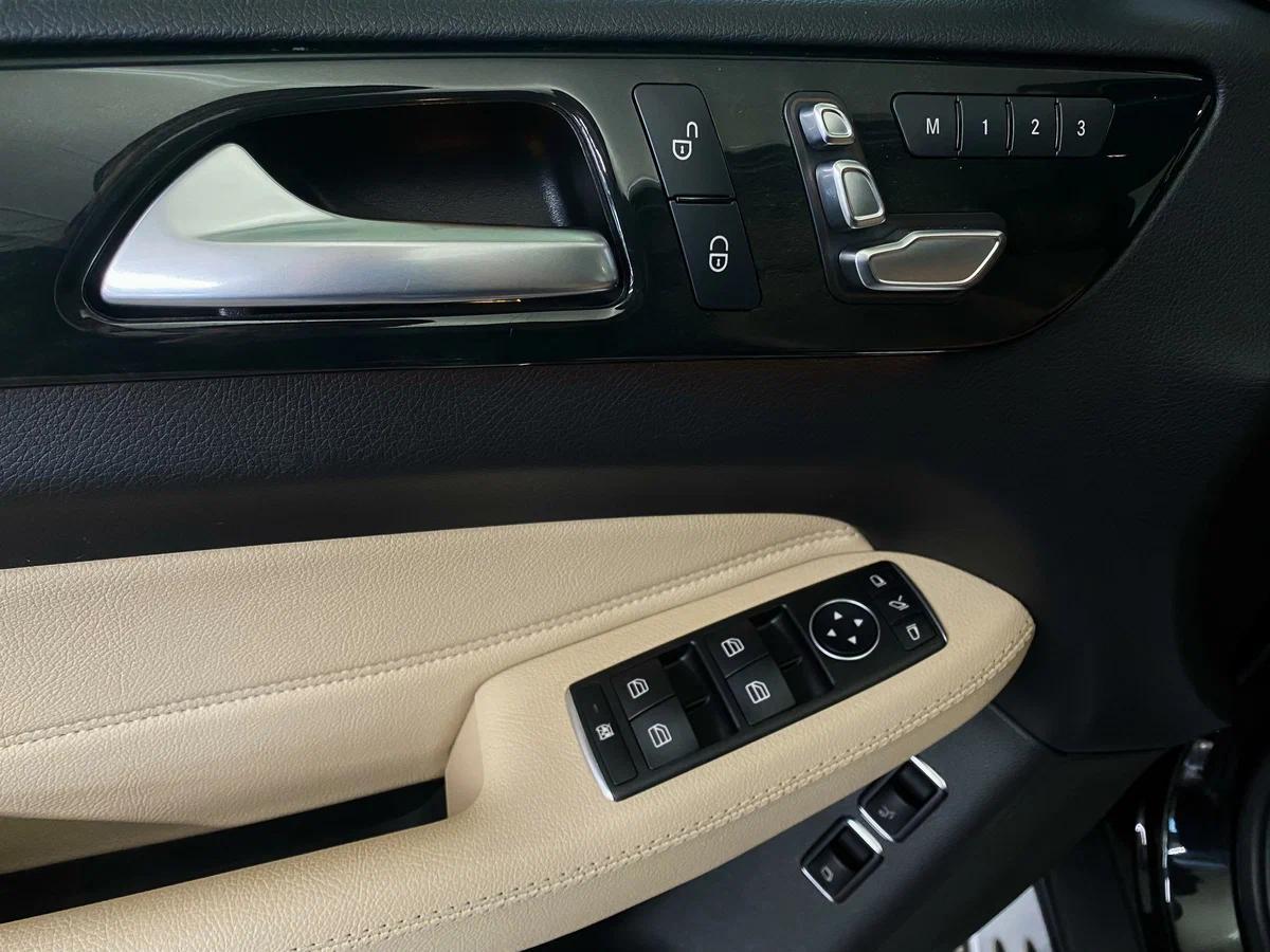 Mercedes-Benz GLS 2015, черный