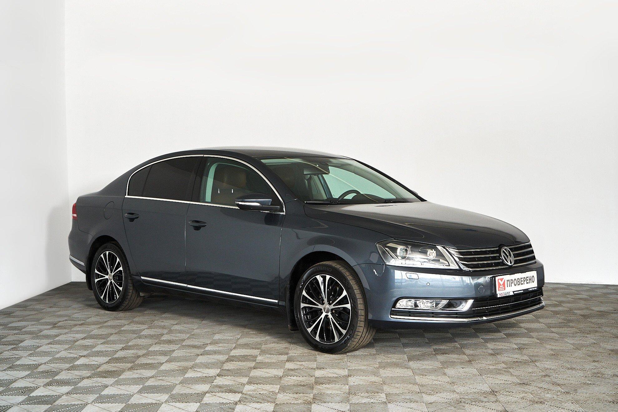 Volkswagen Passat 2012, серый