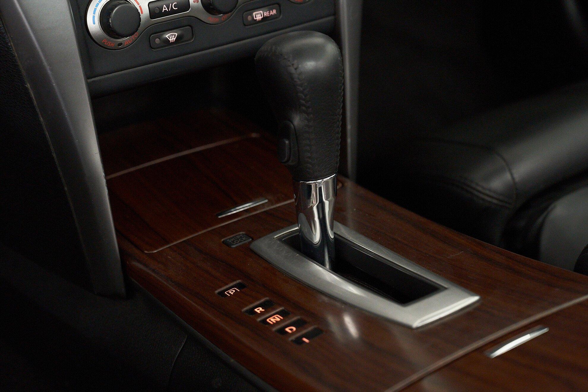 Nissan Teana 2010, черный