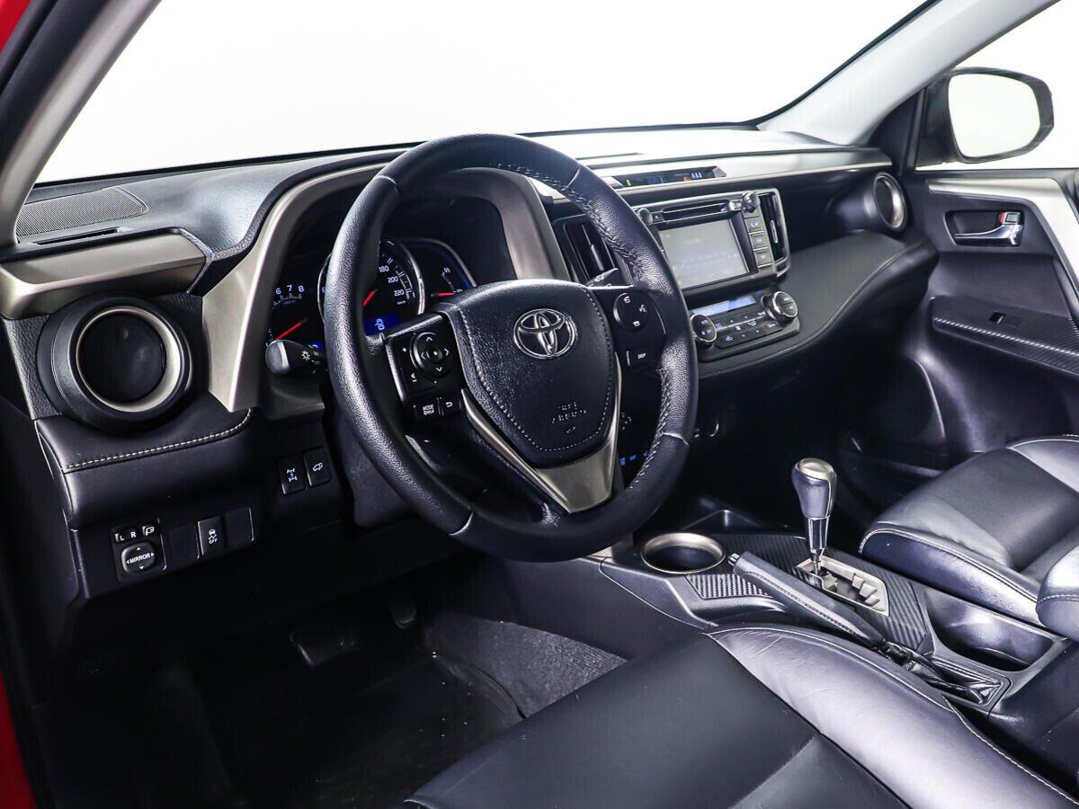 Toyota RAV4 2015, красный