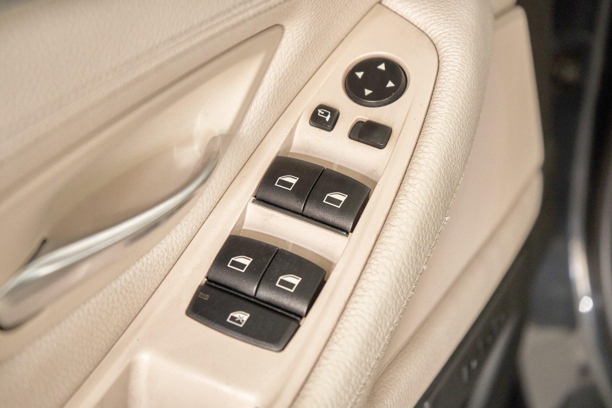 BMW 5 серии 2011, черный