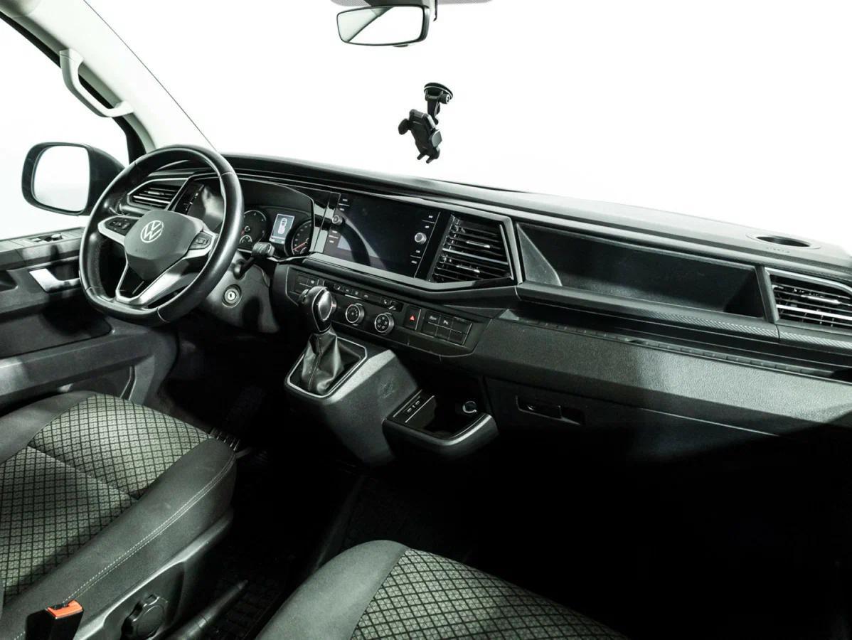 Volkswagen Multivan 2021, черный