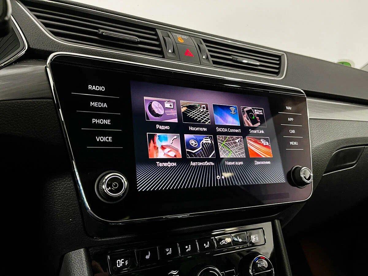 Skoda Superb 2020, белый