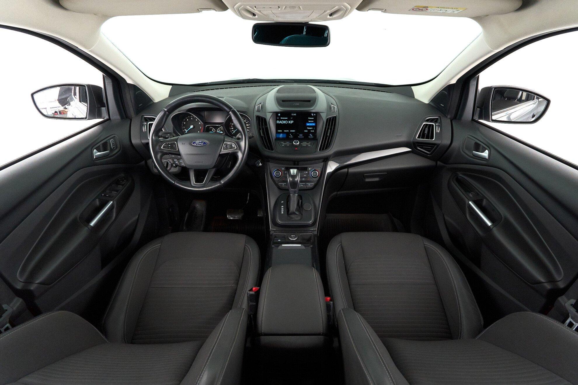 Ford Kuga 2018, серый