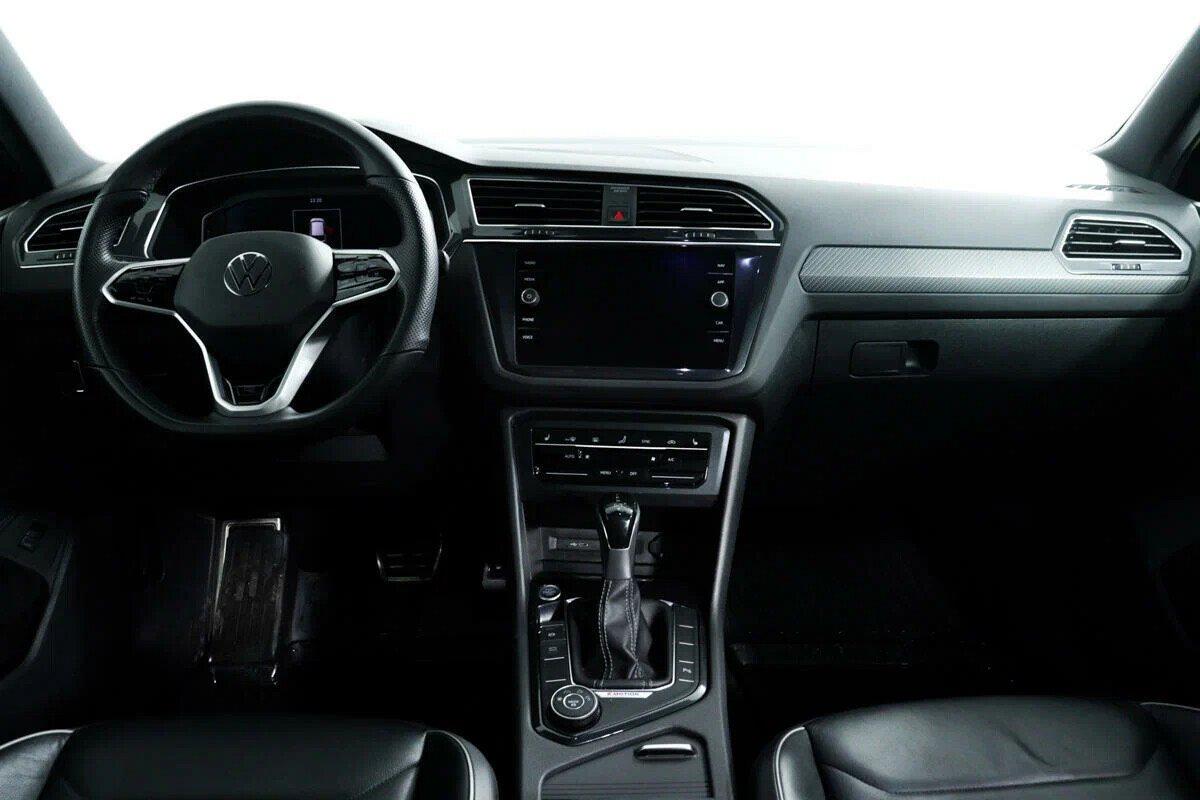 Volkswagen Tiguan 2021, черный