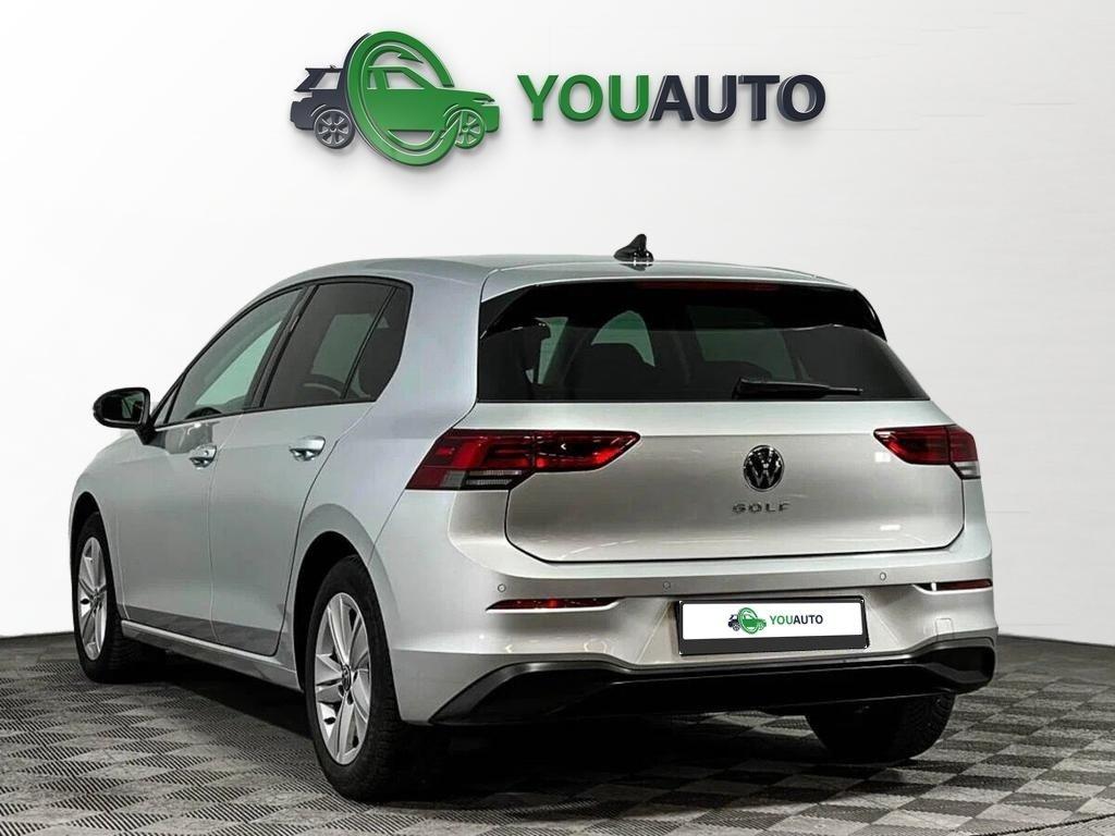 Volkswagen Golf 2020, серебряный