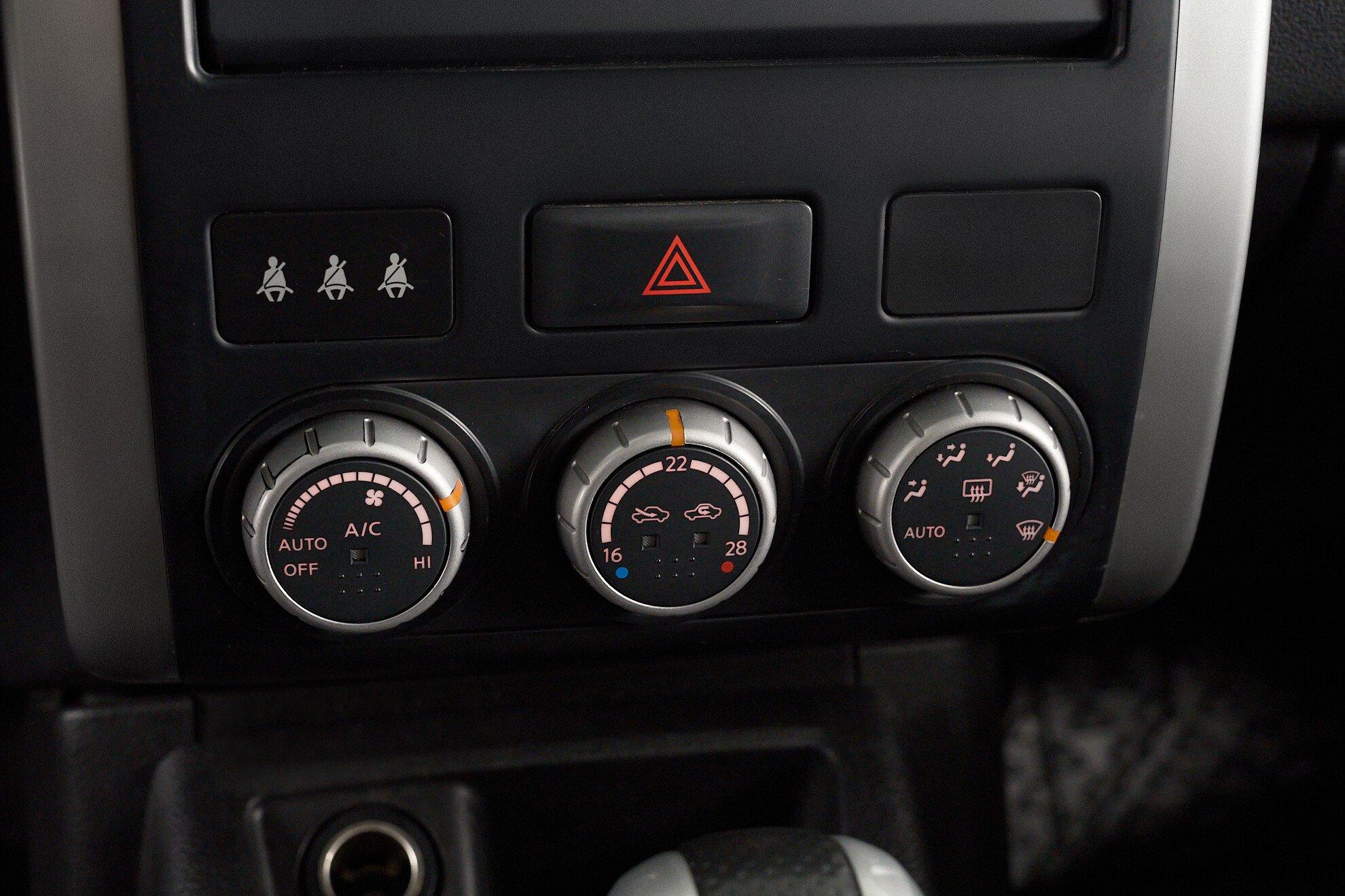 Nissan X-Trail 2012, серебряный