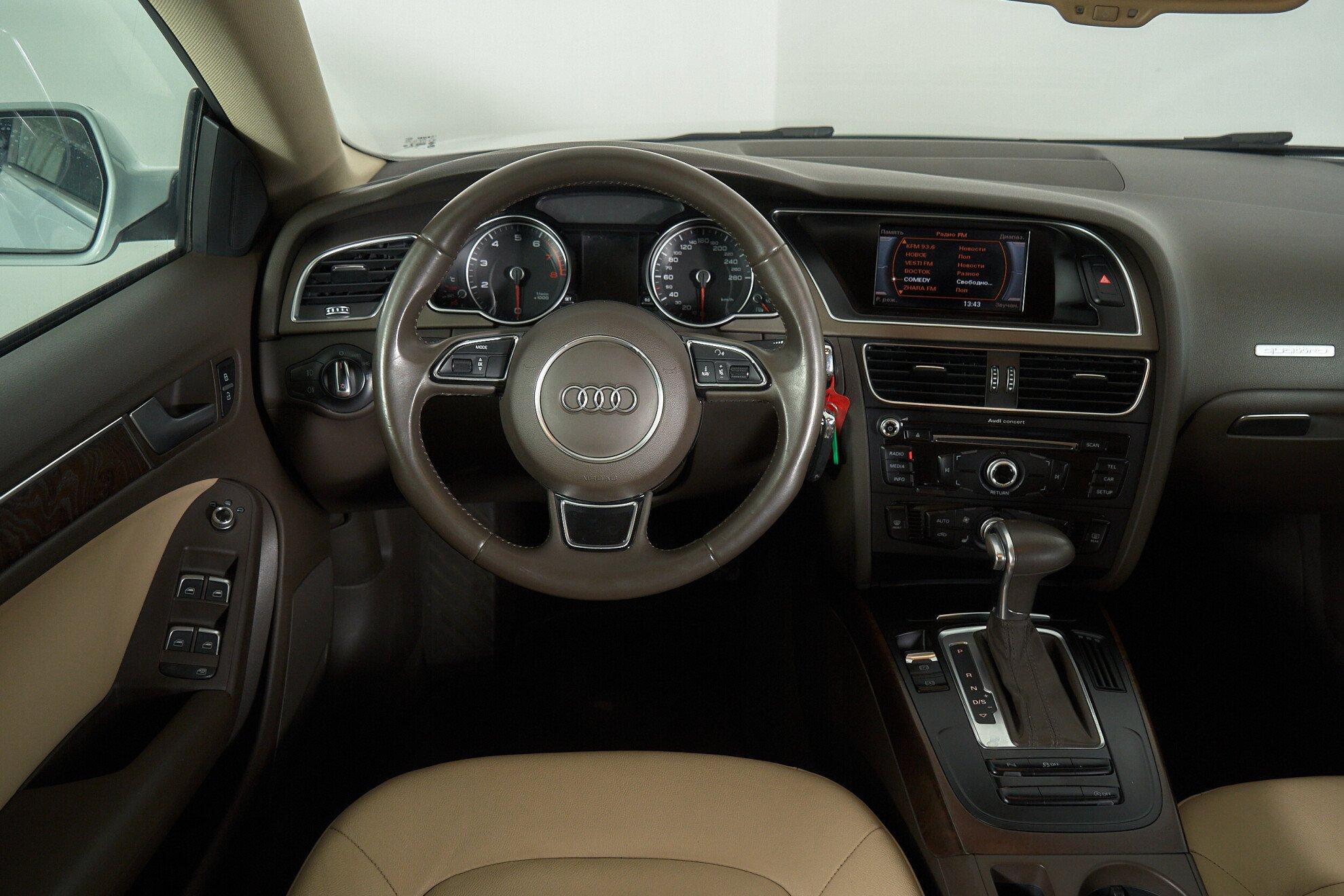 Audi A5 2013, белый
