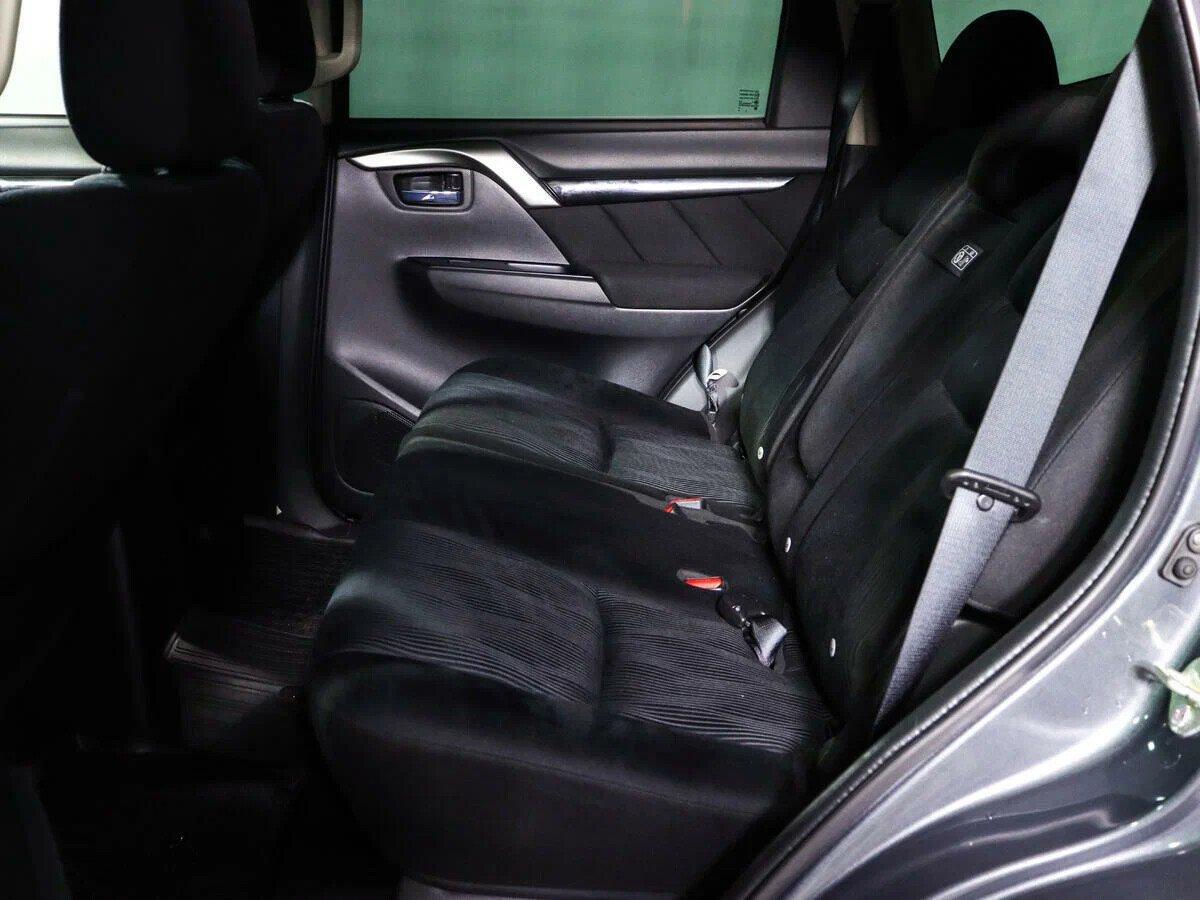 Mitsubishi Pajero Sport 2019, серый