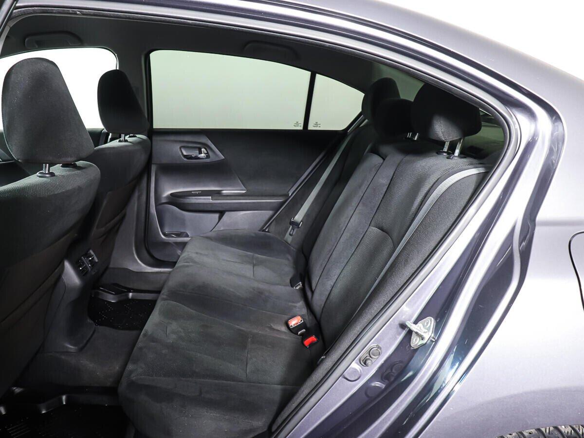 Honda Accord 2015, серебряный