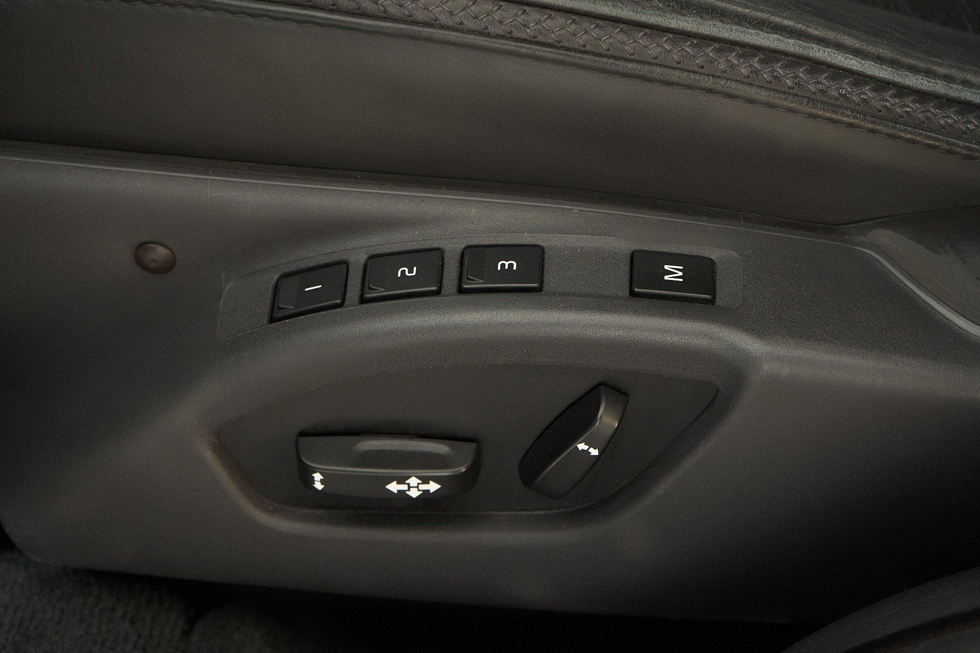 Volvo XC70 2012, черный