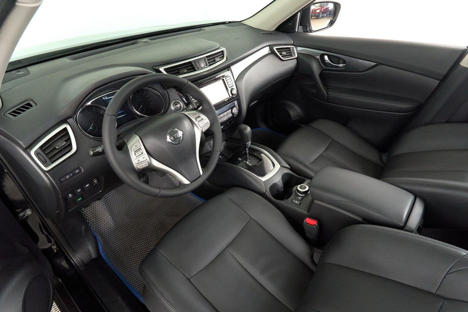 Nissan X-Trail 2016, черный