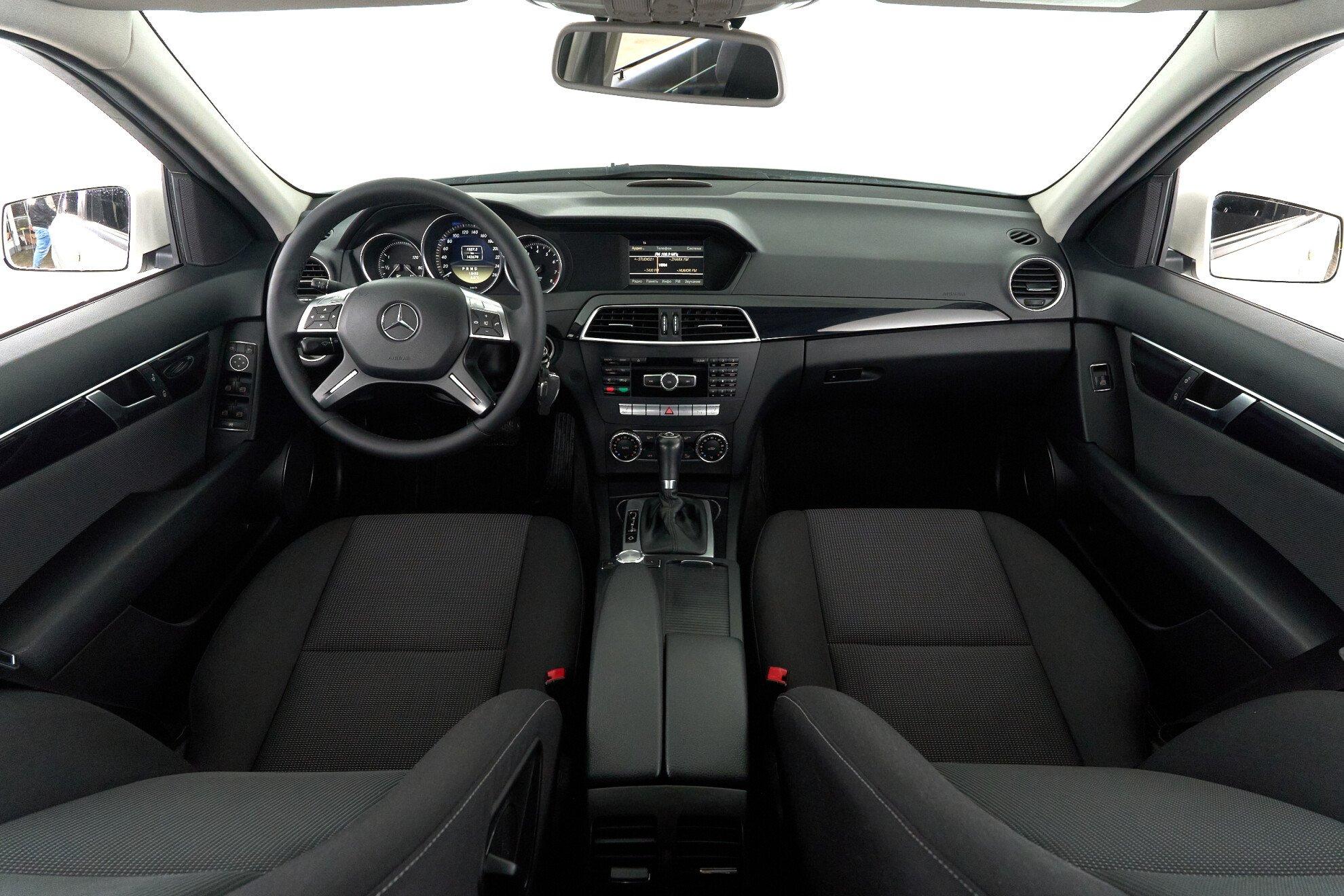 Mercedes-Benz C-Класс 2012, белый