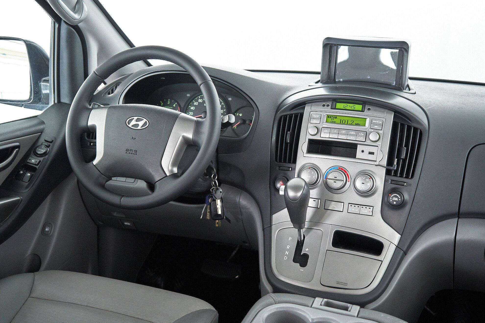 Hyundai Grand Starex 2011, черный