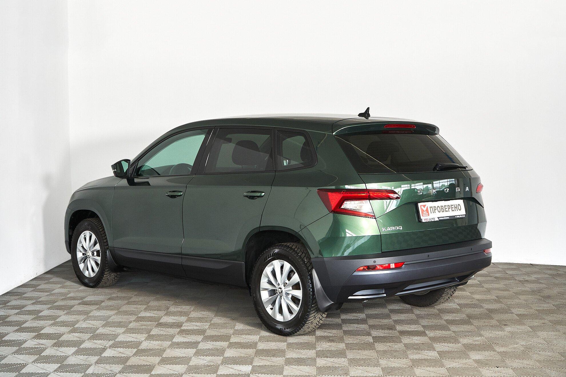 Skoda Karoq 2021, зеленый