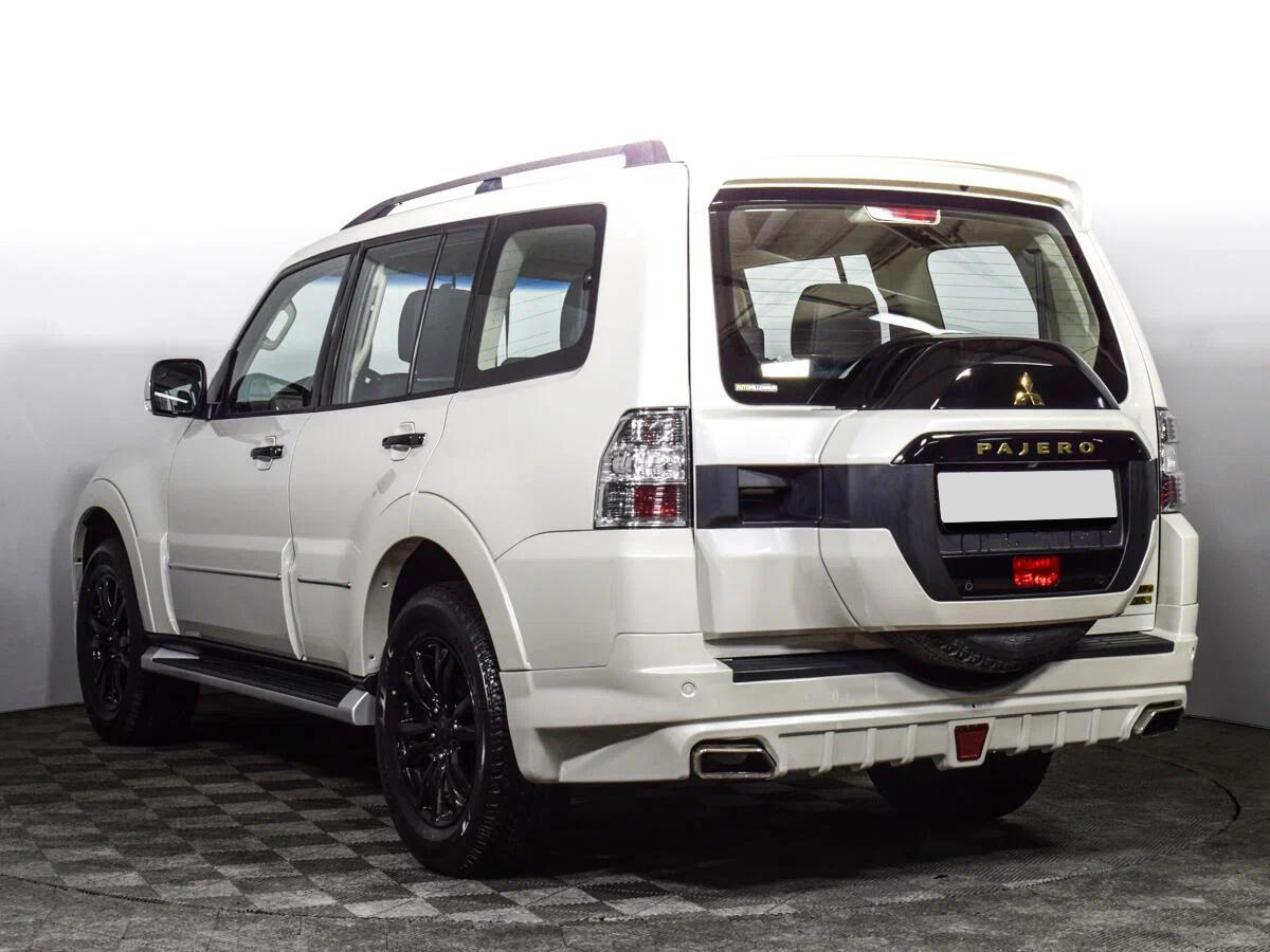 Mitsubishi Pajero 2020, белый