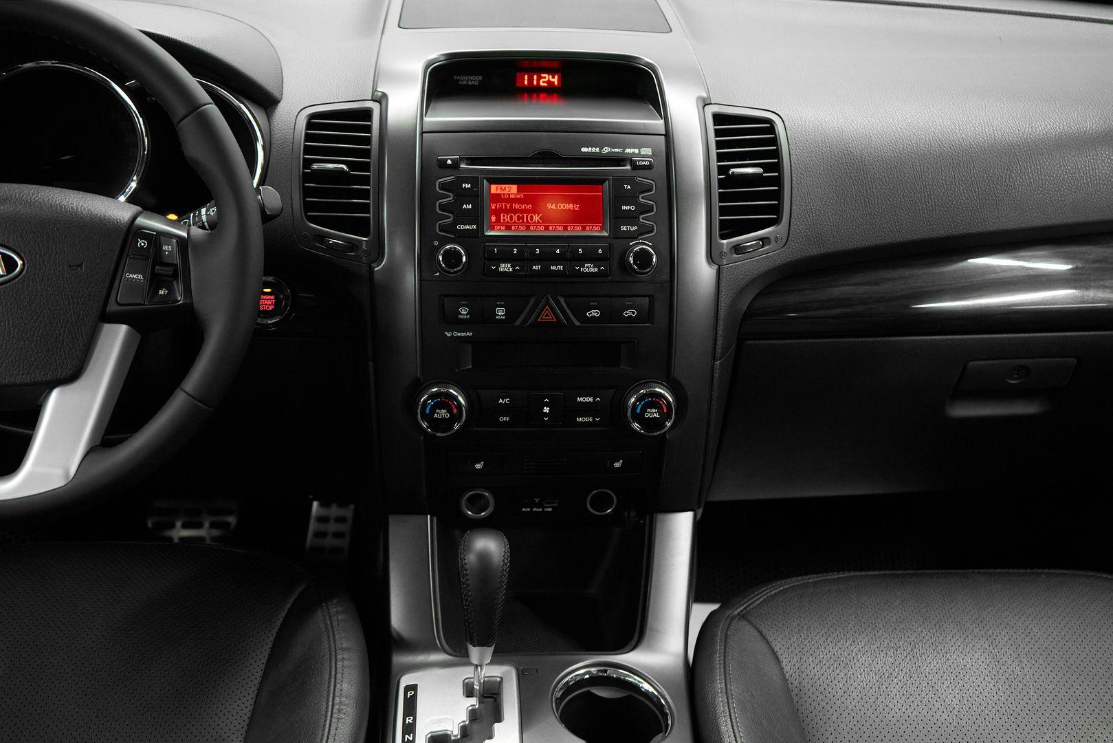 Kia Sorento 2010, черный