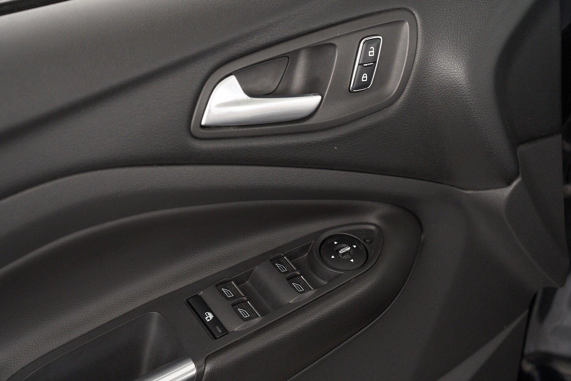Ford Kuga 2014, черный